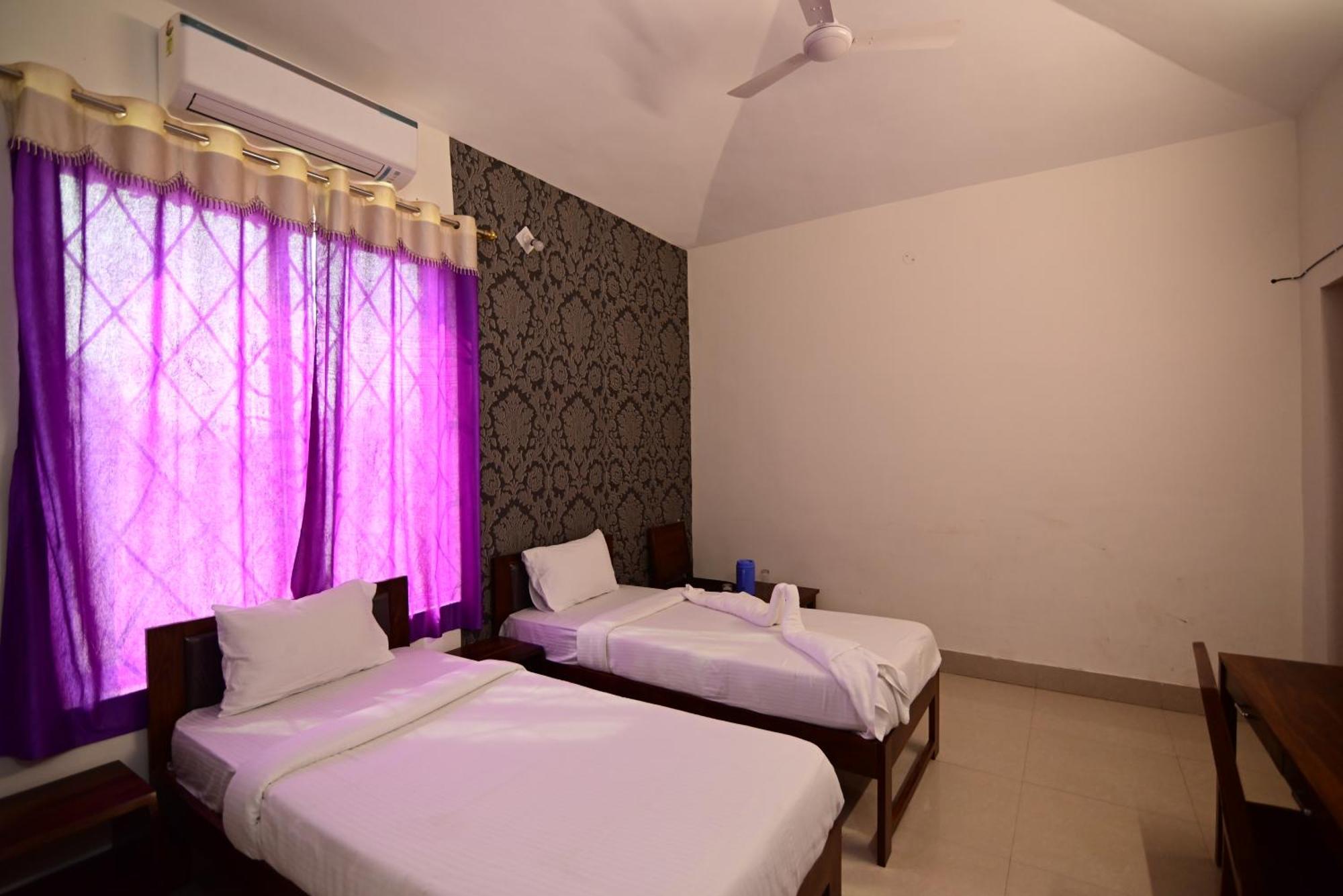 The Byke Niranjana Gaya Exterior foto