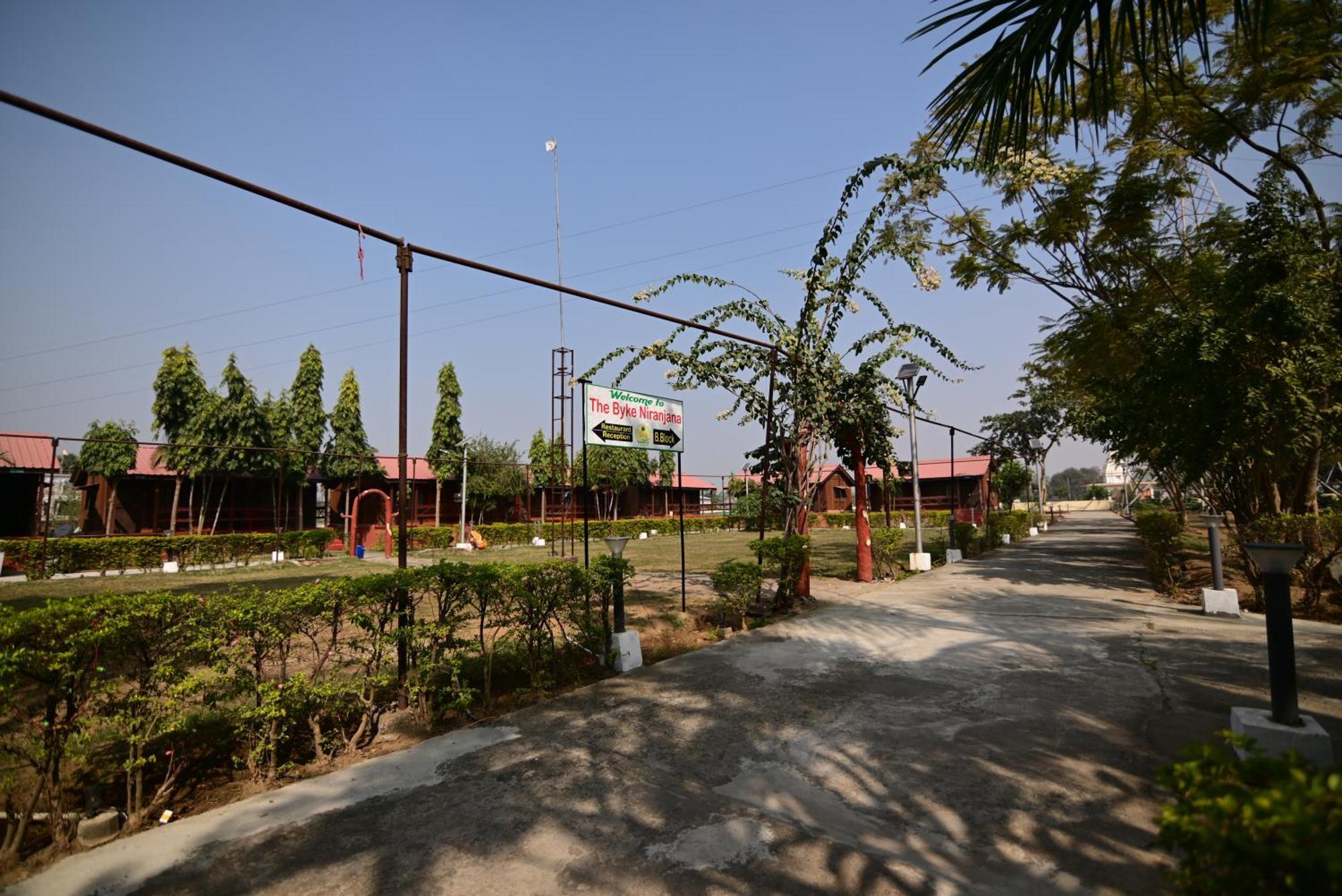 The Byke Niranjana Gaya Exterior foto