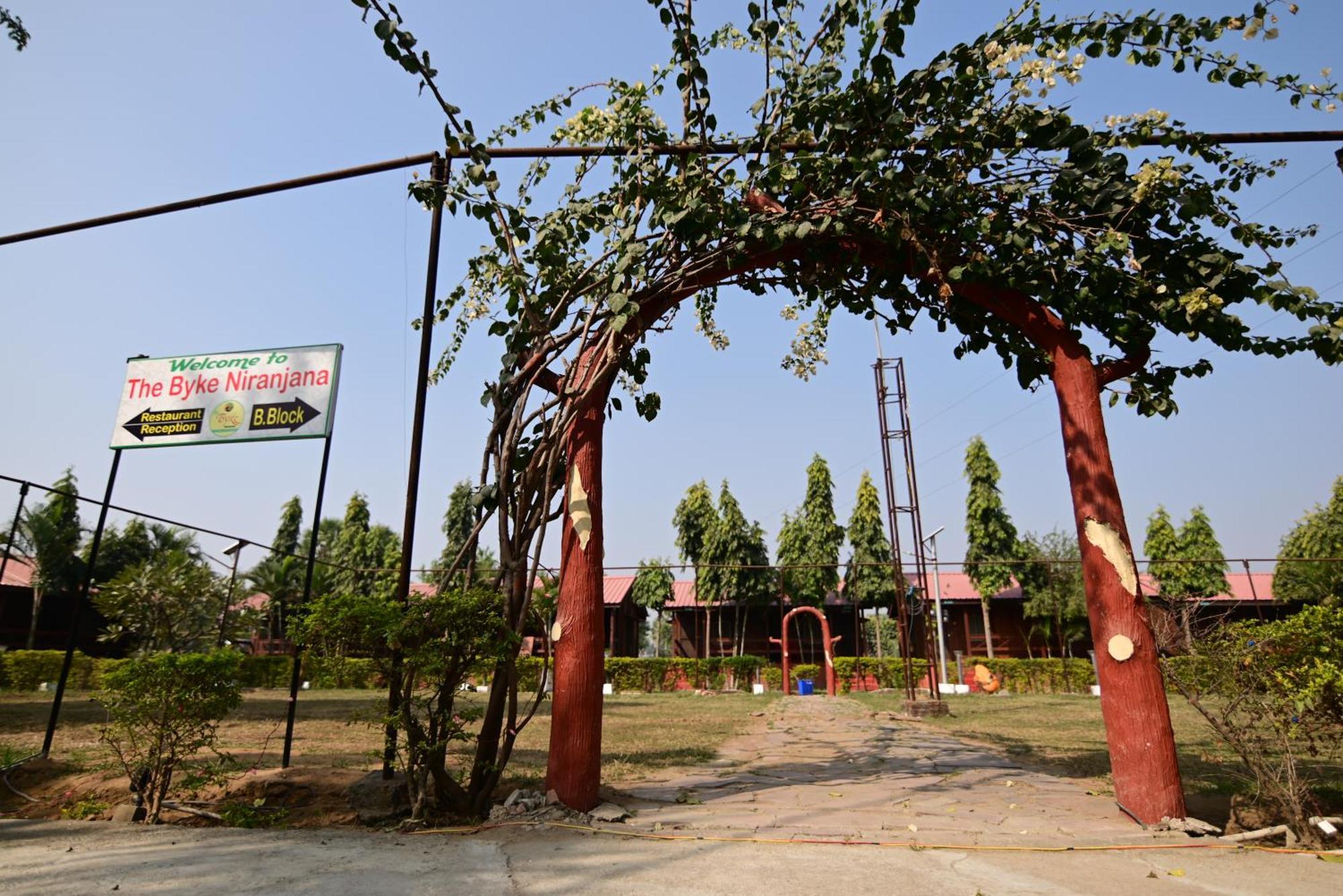 The Byke Niranjana Gaya Exterior foto